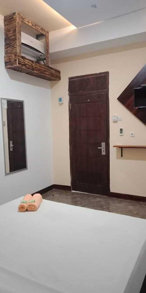 Coconut Hotel - Hostel Standard Double Room (Fan) 3