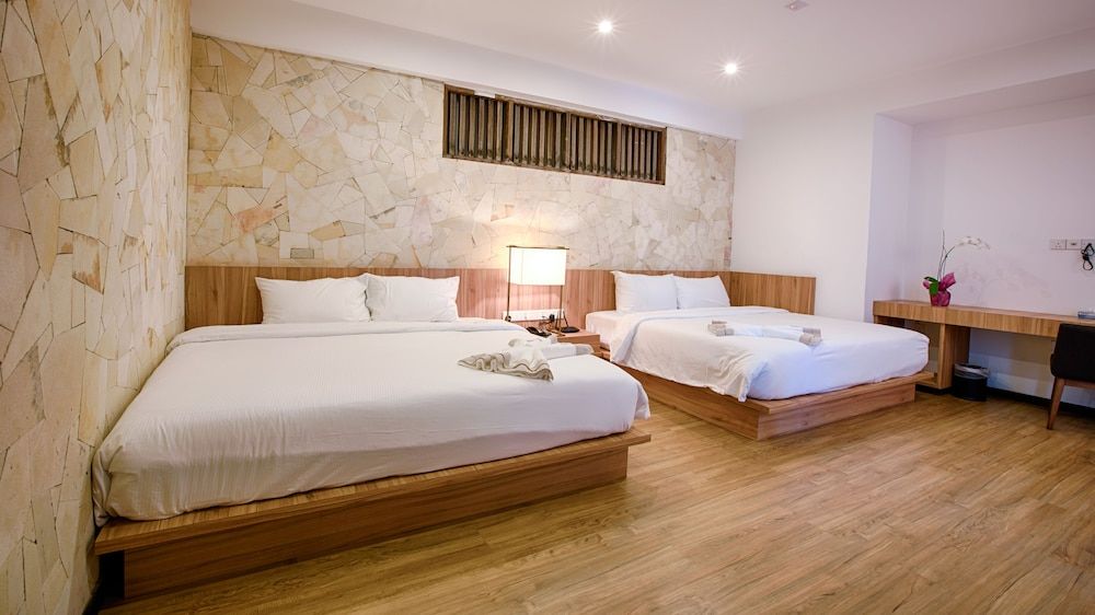 Lot 33 Boutique Hotel Executive Room 5