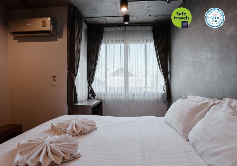 undefined The Echo Hotel 9