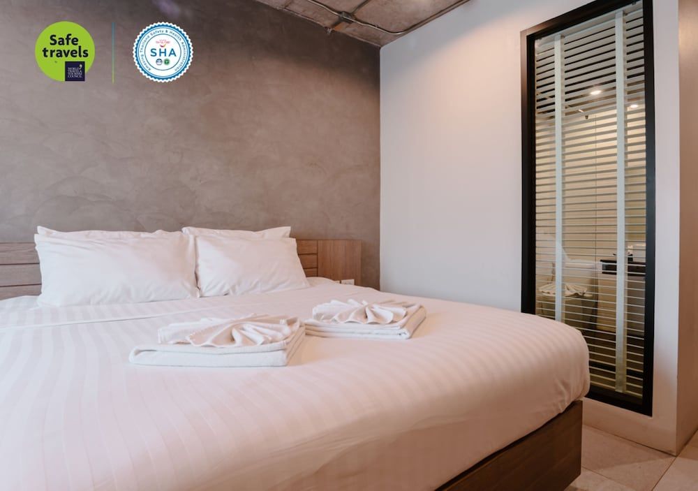 undefined The Echo Hotel 8