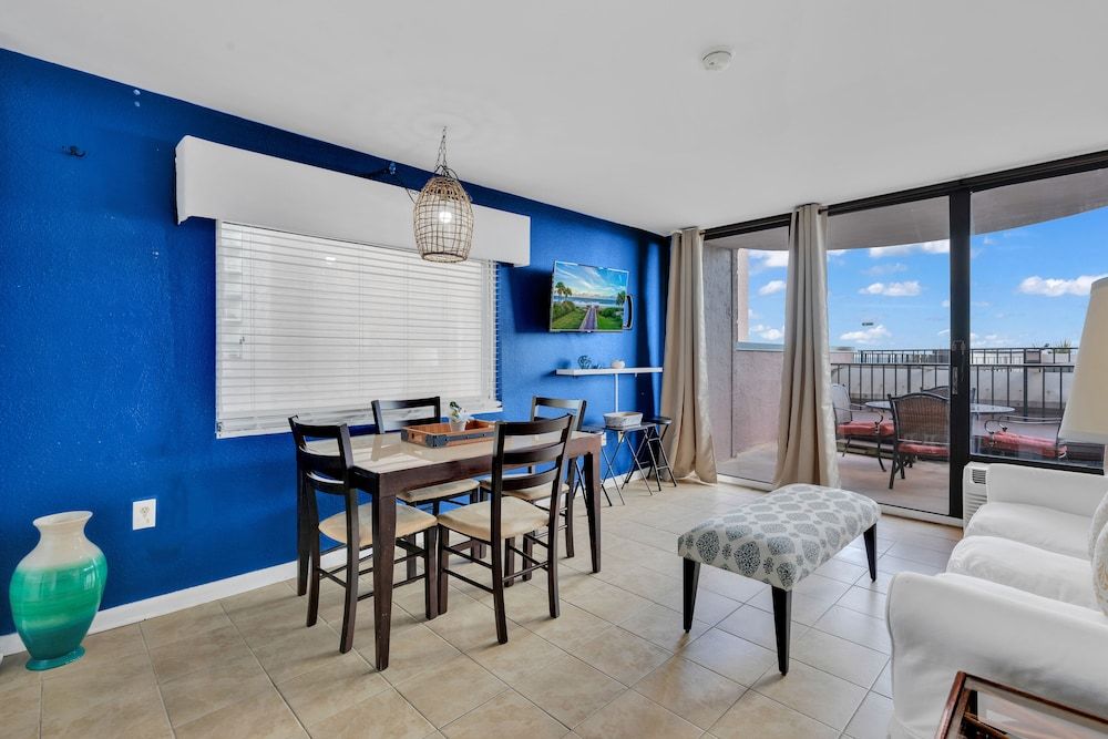 Palms Resort by Hosteeva