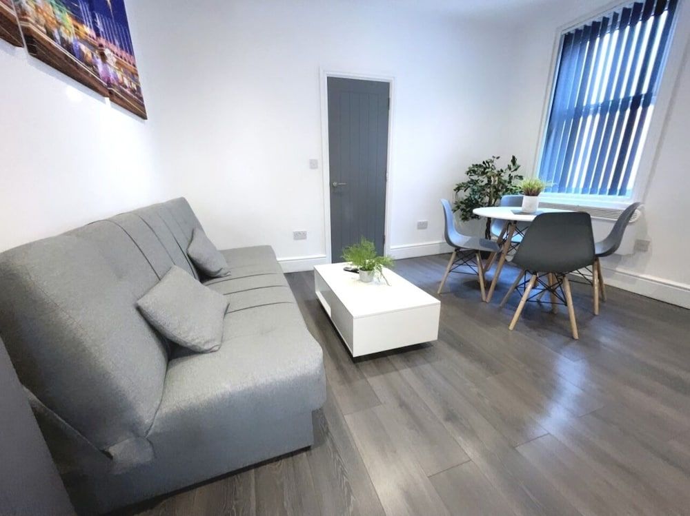 Albert Luxury Hottub and Jacuzzi Apartments Superior Apartment, Ensuite 13