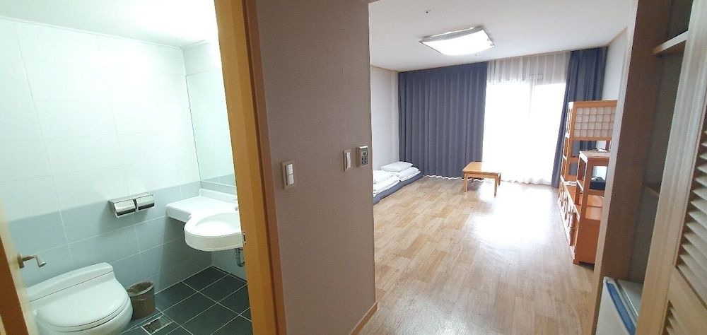 undefined Busan  Arpina Hotel 4
