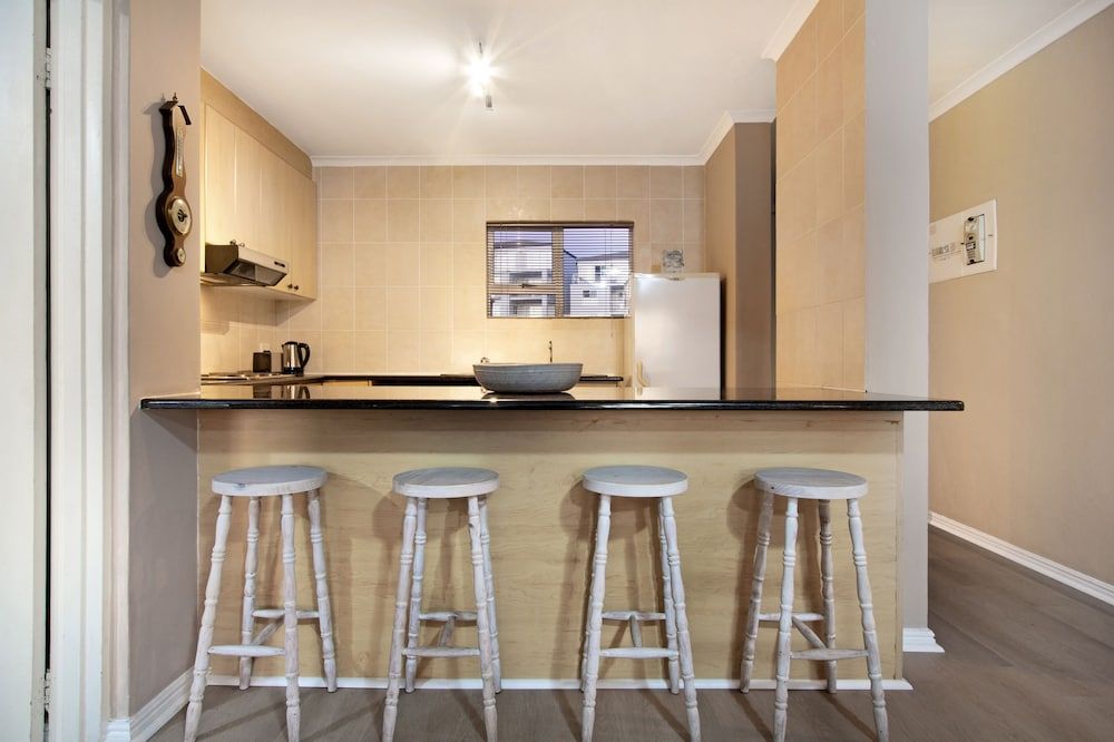 undefined Dolphin Ridge 108 2