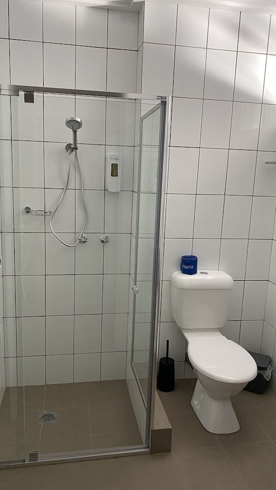 Warrina Motor Inn Wodonga CBD Executive Room, 1 King Bed, Non Smoking, Balcony (3 1/2 Star Delux Room) 12