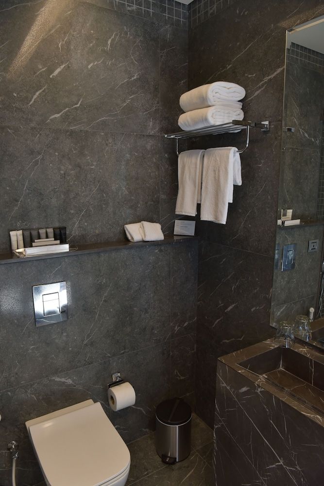 Twinz Hotel Standard Double or Twin Room 5