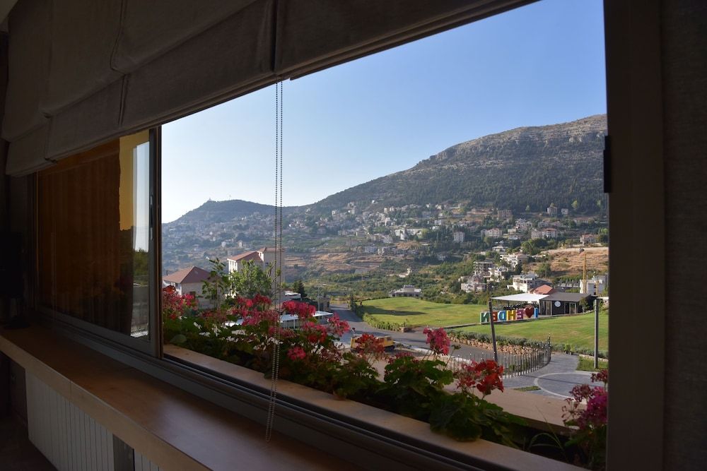 Twinz Hotel Panoramic Room 3