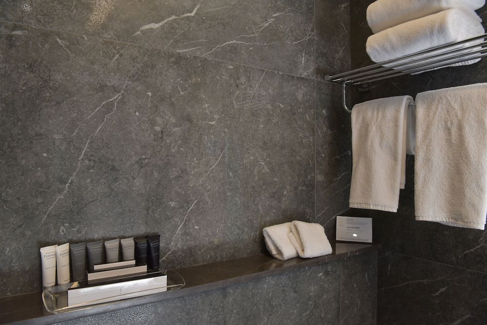 Twinz Hotel Panoramic Room 4