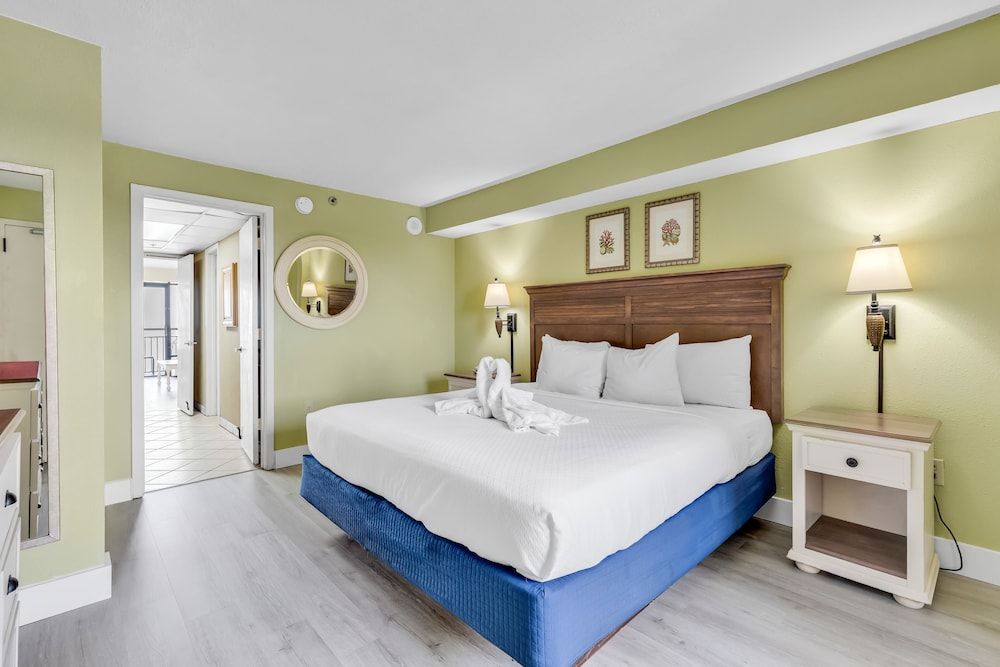 Signature Condo, 1 Bedroom, Balcony, Ocean View