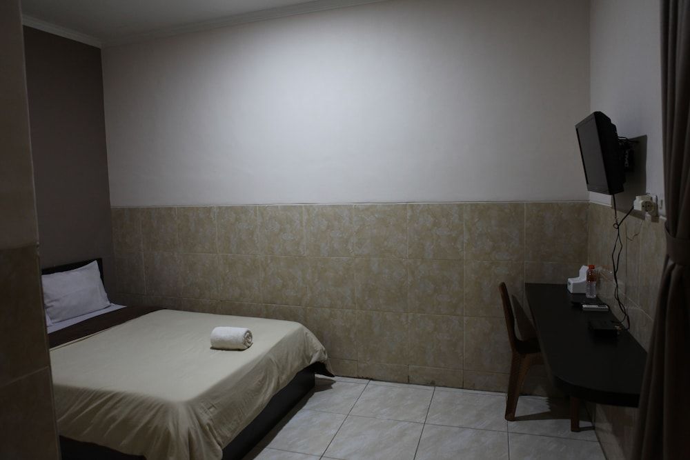 Rahayu Hotel Cirebon Standard Single Room, 1 Bedroom, Smoking, City View 5