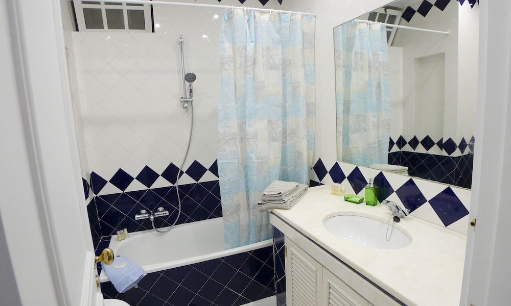 LV Premier Bica- BI Apartment, 2 Bedrooms, Terrace, City View 22