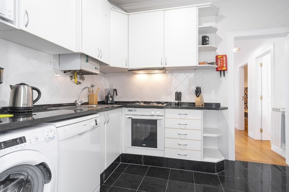 LV Premier Bica- BI Apartment, 2 Bedrooms, Terrace, City View 8