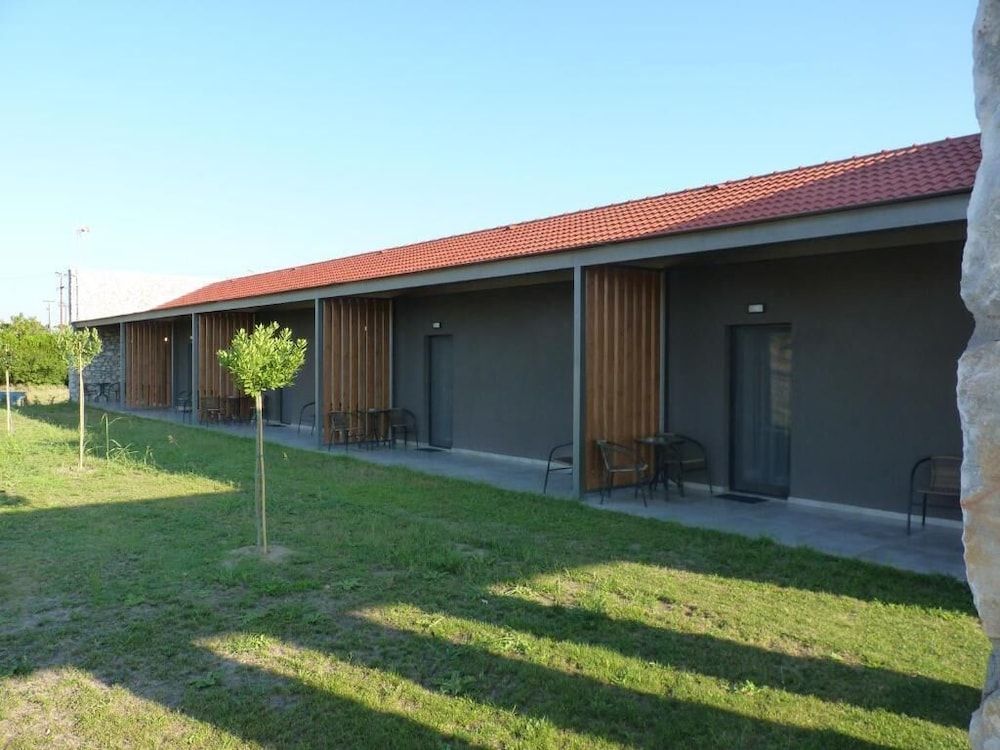 Comfort Suites and Rooms Standard Double or Twin Room 2