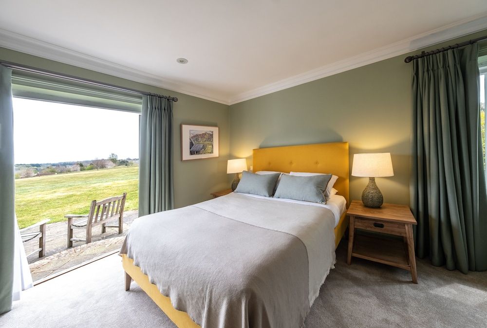 The Crown Stoke By Nayland Deluxe Double Room 10