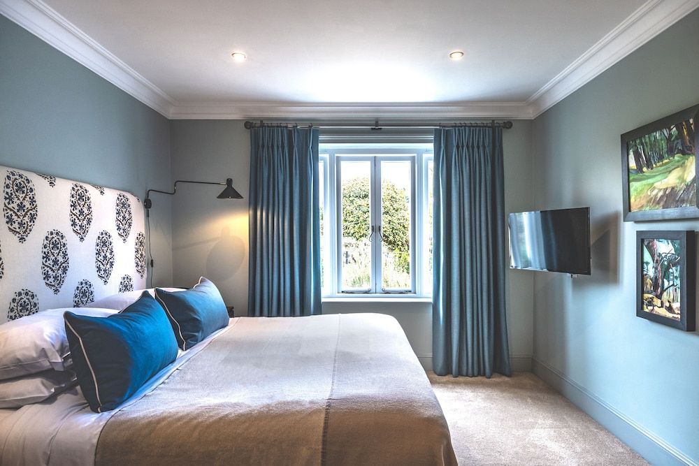 The Crown Stoke By Nayland Superior Double or Twin Room 2