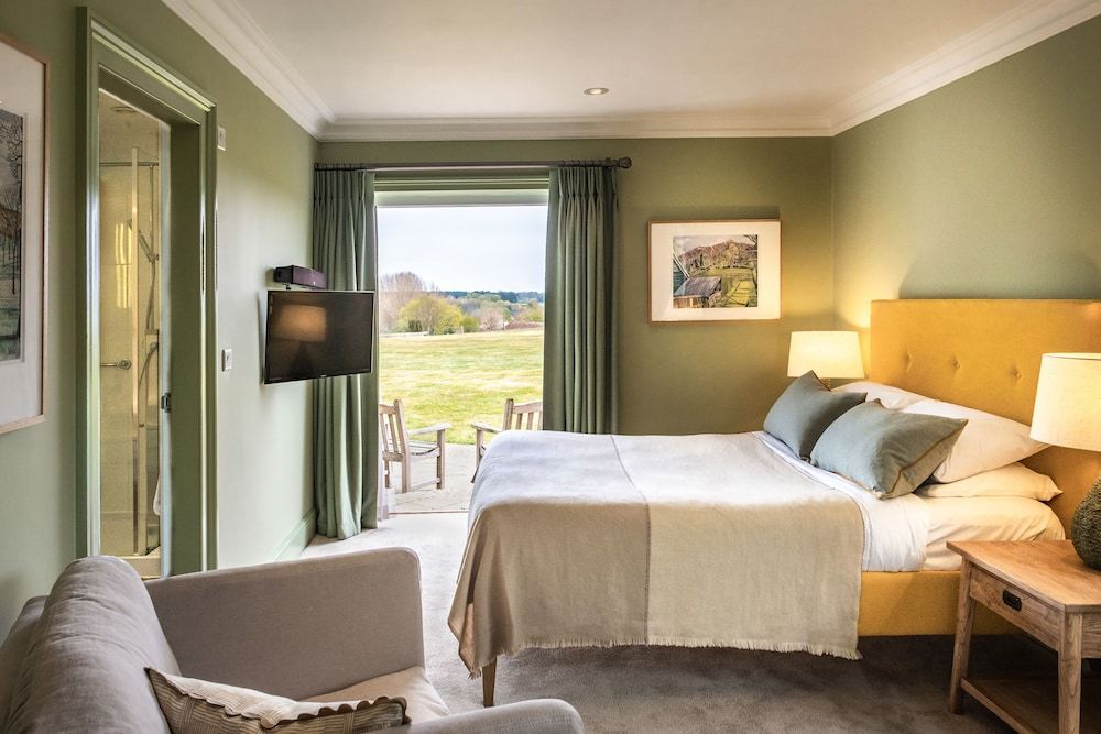 The Crown Stoke By Nayland Deluxe Double Room 5