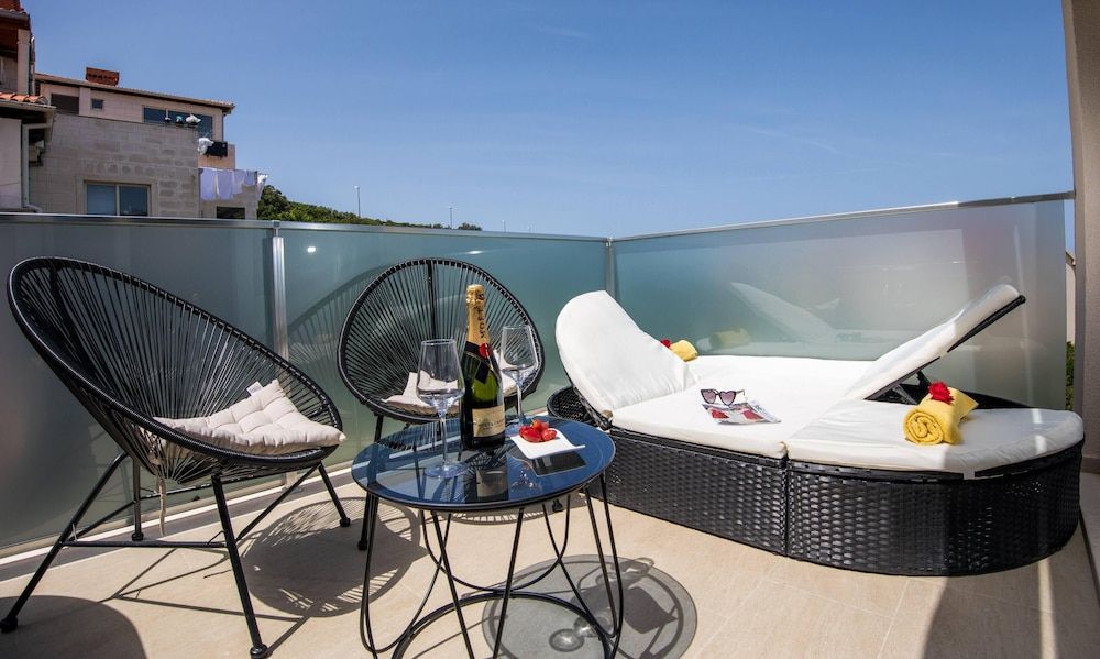 Apartment Velvet Studio (Studio Apartment with Hot Tub) 6