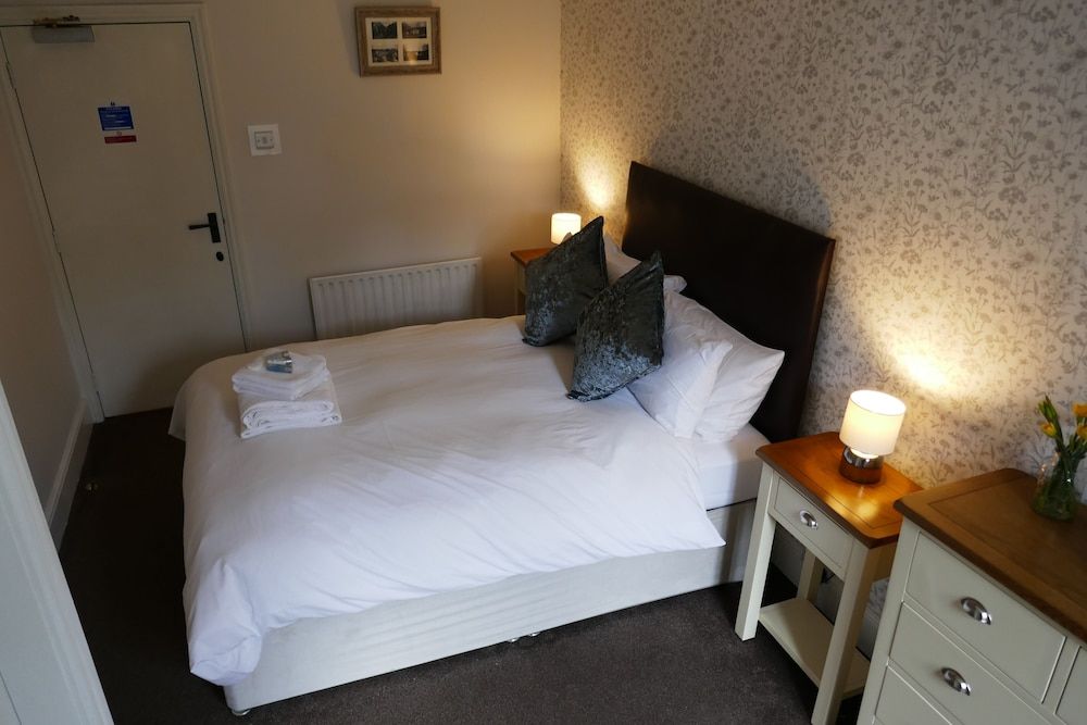 The Victoria Standard Double Room, Ensuite (Carlton) 2