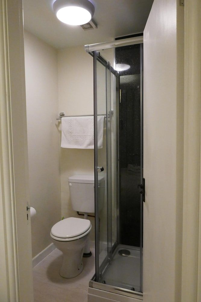 The Victoria Standard Double or Twin Room, Ensuite (Airton r1) 7