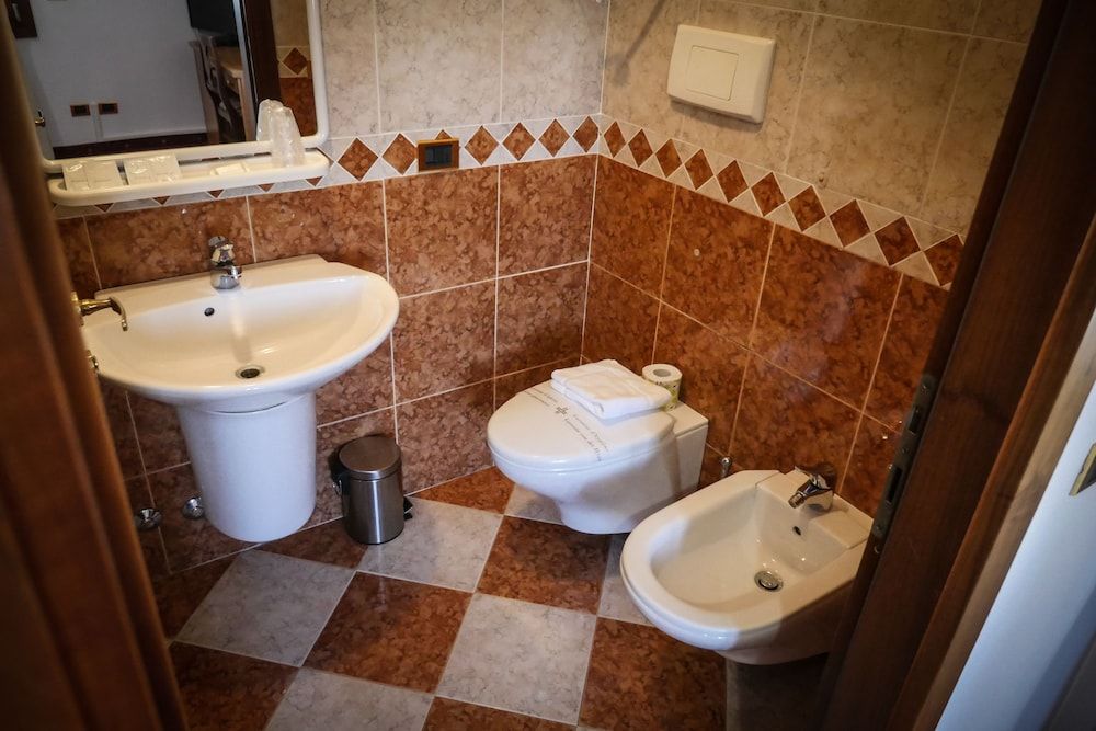 Villanova Hotel Classic Double or Twin Room 12