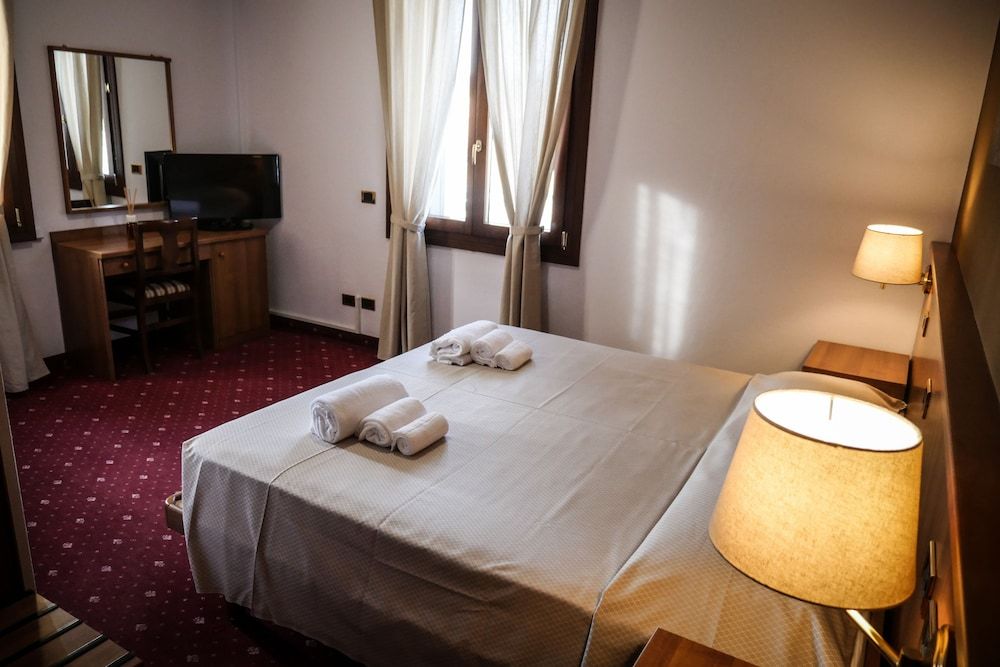 Villanova Hotel Classic Double or Twin Room 5