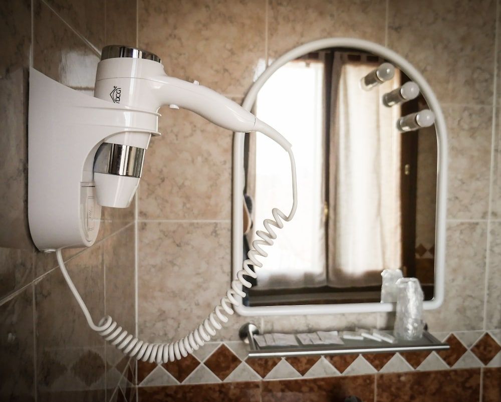 Villanova Hotel Classic Triple Room 10