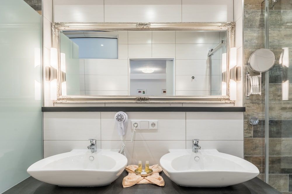 Hotel Schöne Aussicht Superior Double Room, Private Bathroom 9