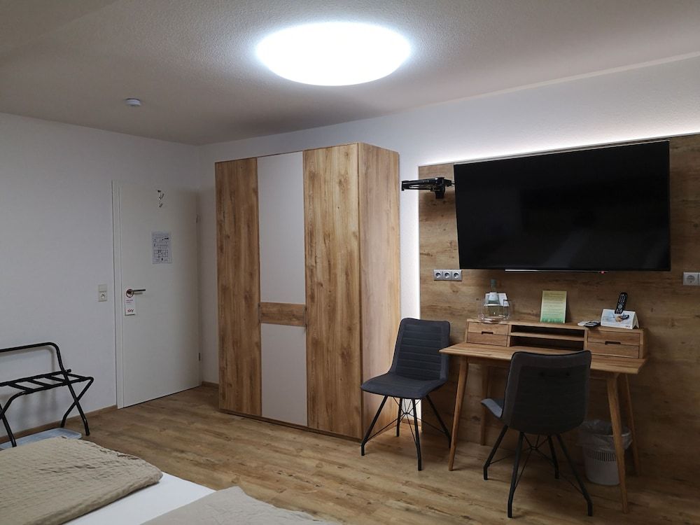 Hotel Schöne Aussicht Deluxe Double Room, Private Bathroom, Mountain View 9