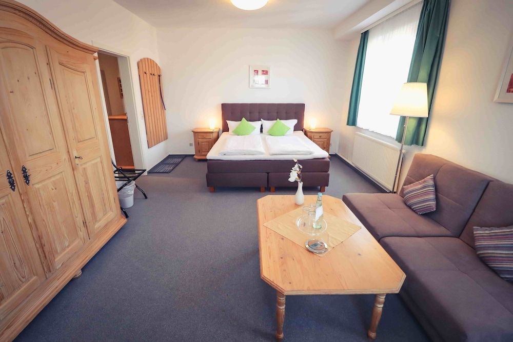 Hotel Schöne Aussicht Superior Triple Room, Private Bathroom, Mountain View