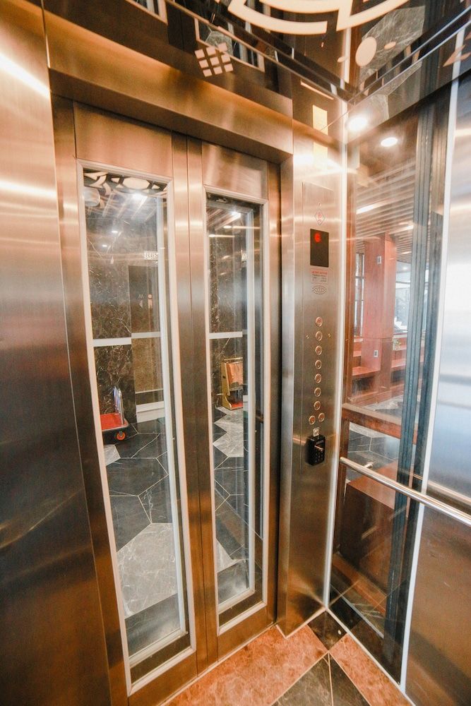 undefined Victorian Hotel 7