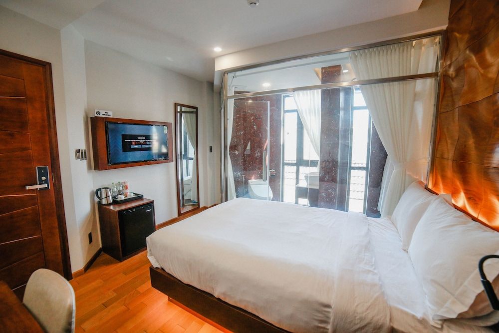 undefined Victorian Hotel 10