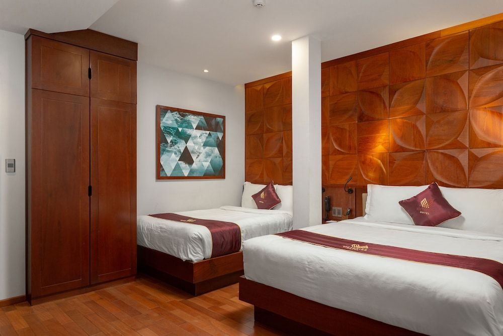 Victorian Hotel Family Quadruple Room 3