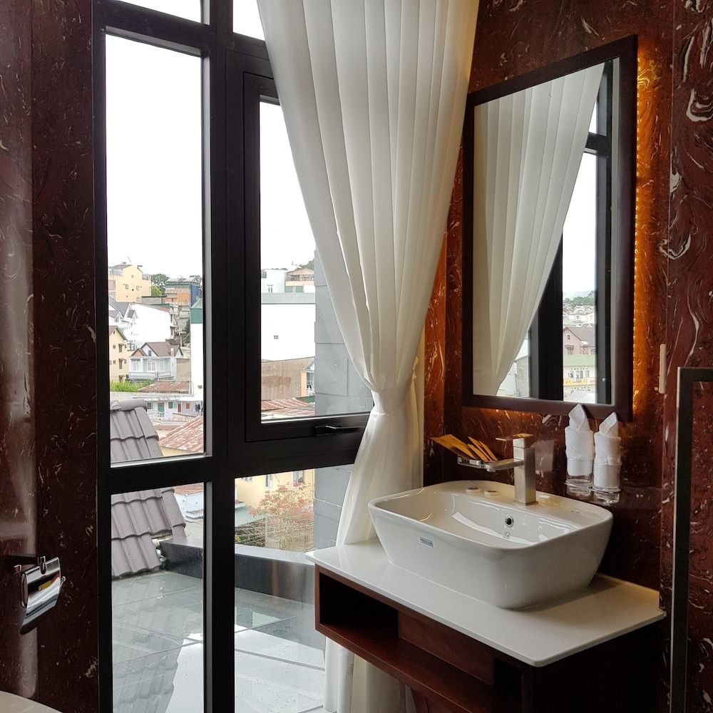 Victorian Hotel Deluxe Double Room, 1 Double Bed 35