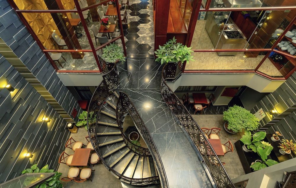 undefined Victorian Hotel 9