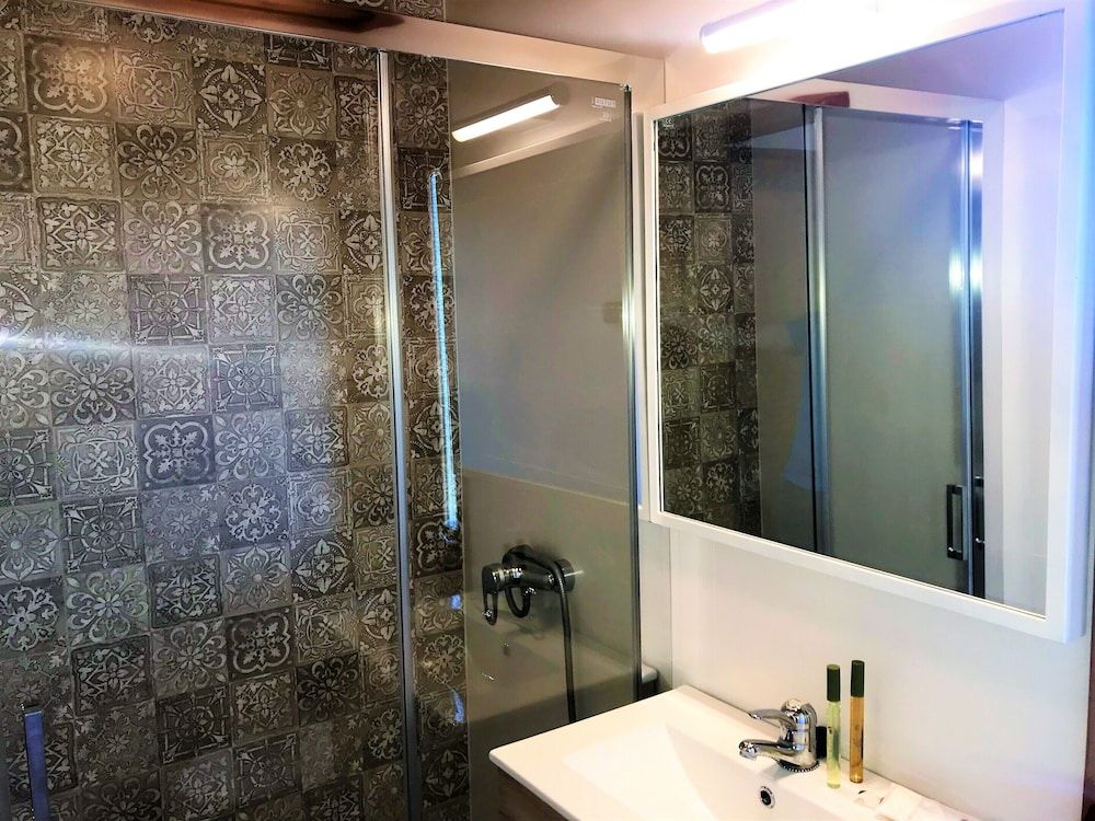 Casa Alta Deluxe Cabin, Private Bathroom, Courtyard View (Casita 1) 4