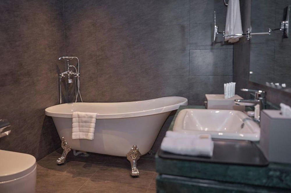 Marvelous Hotel Deluxe Double Room 5