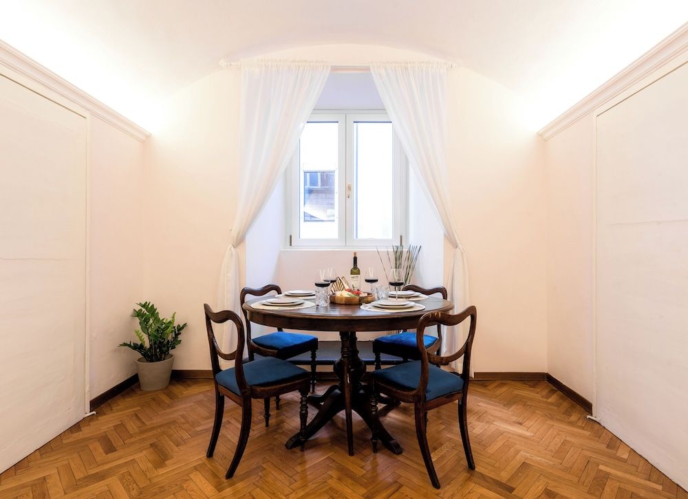 undefined Historic Apt - Wifi - Ac - Top Location - Walk Everywhere 10