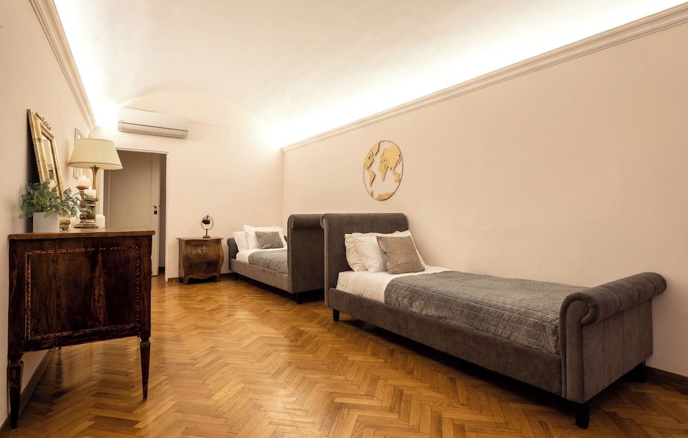 Historic Apt - Wifi - Ac - Top Location - Walk Everywhere Apartment, 2 Bedrooms 10