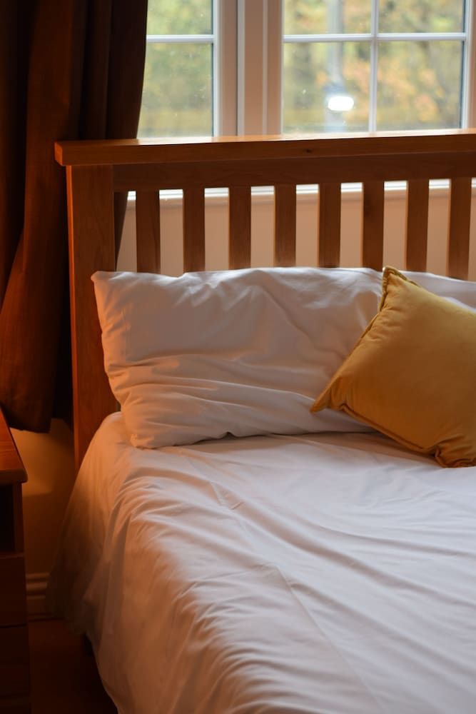 The Bell and Bottle Superior Double Room 6