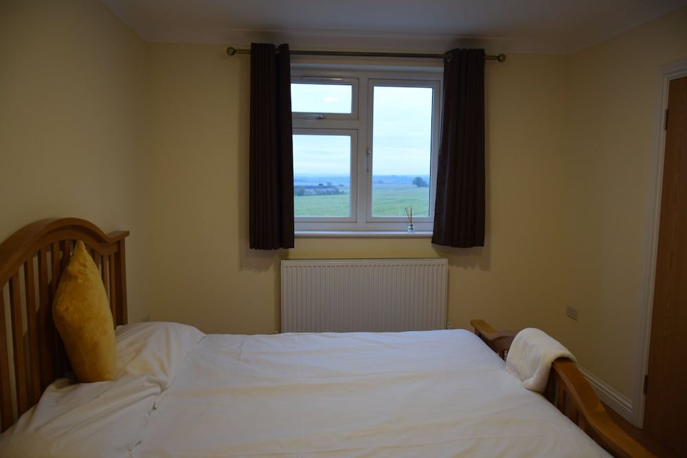 The Bell and Bottle Superior Double Room 5