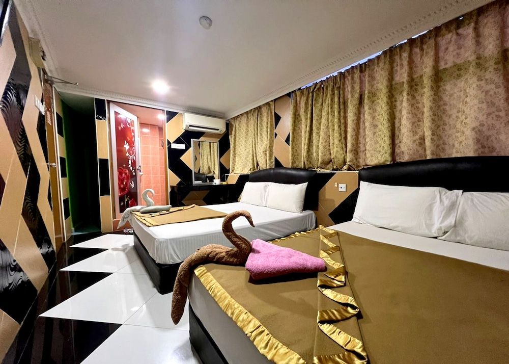 Kajang Star Hotel Quadruple Room 4