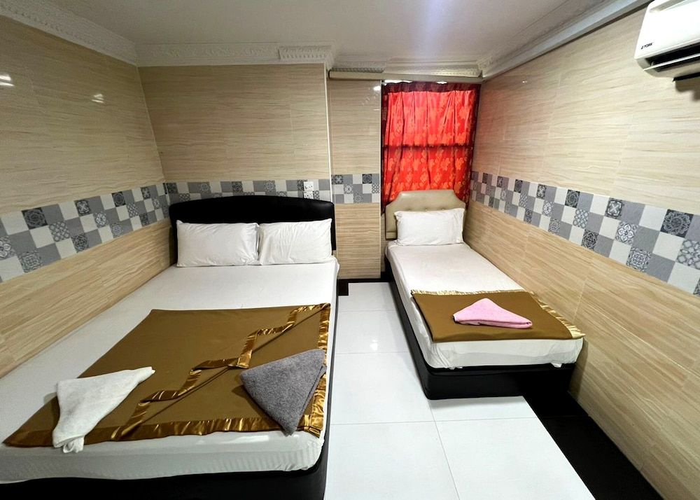 Kajang Star Hotel Quadruple Room 3