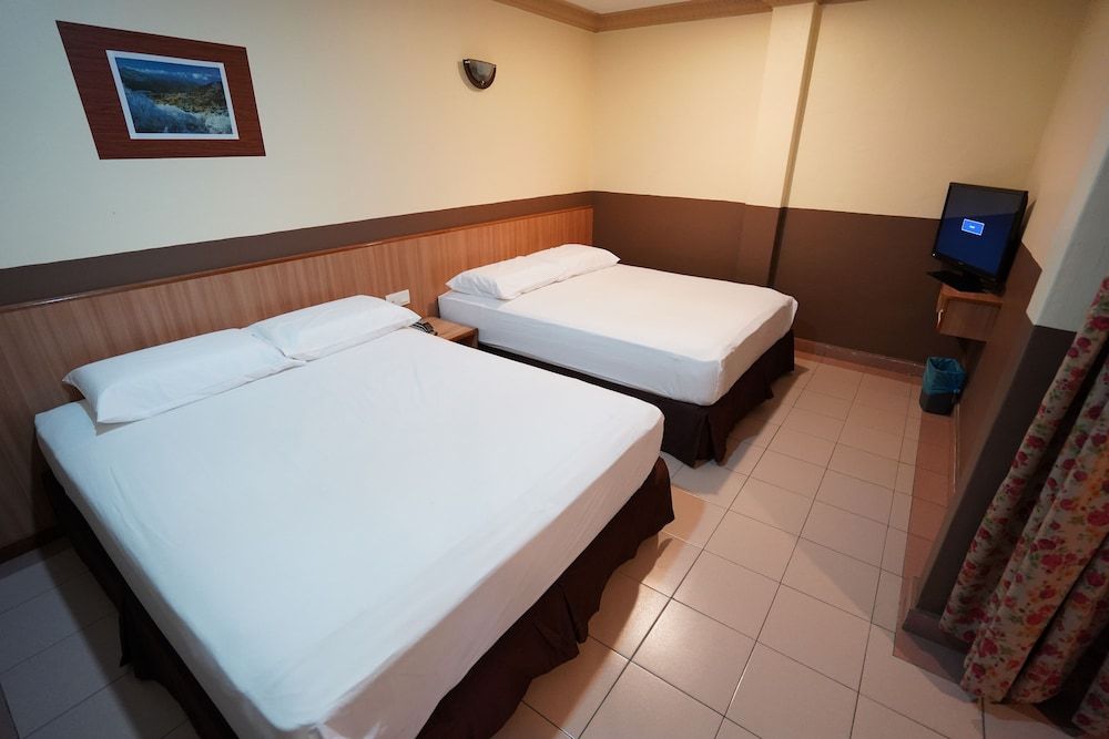 FullyWell Hotel Executive Deluxe Room 2