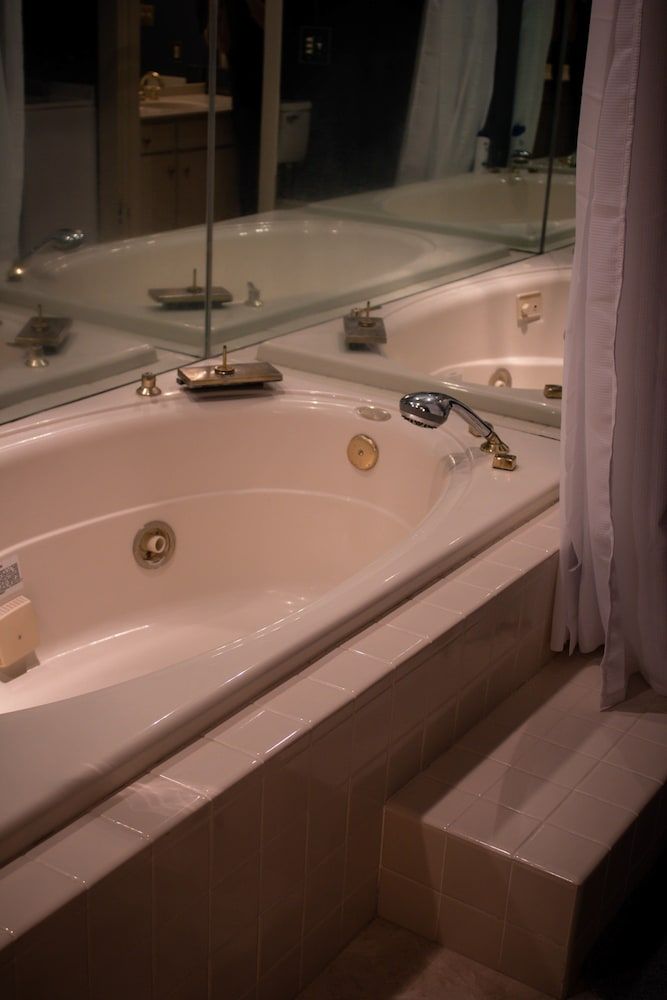 Peacock Place The Sinha Suite at Sinha Manor 3