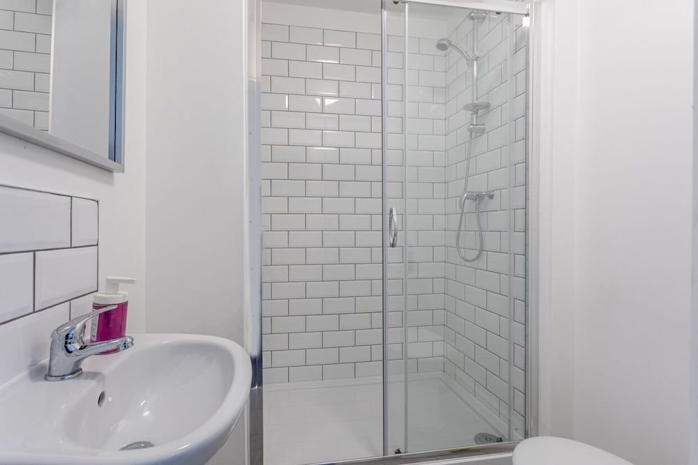 Dusties Hotel Standard Double Room, 1 Double Bed, Non Smoking, Ensuite 10