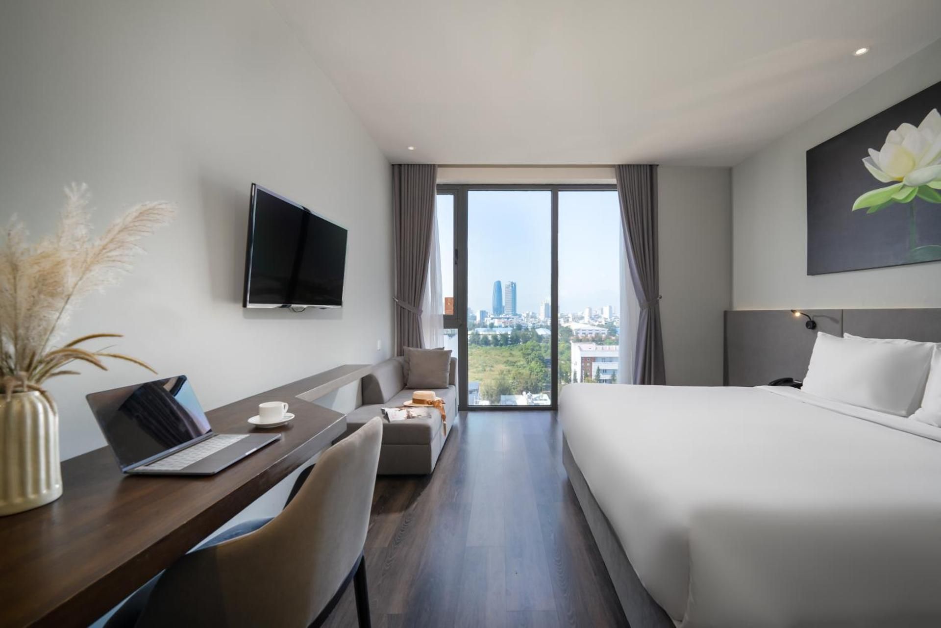 Deluxe Double City View