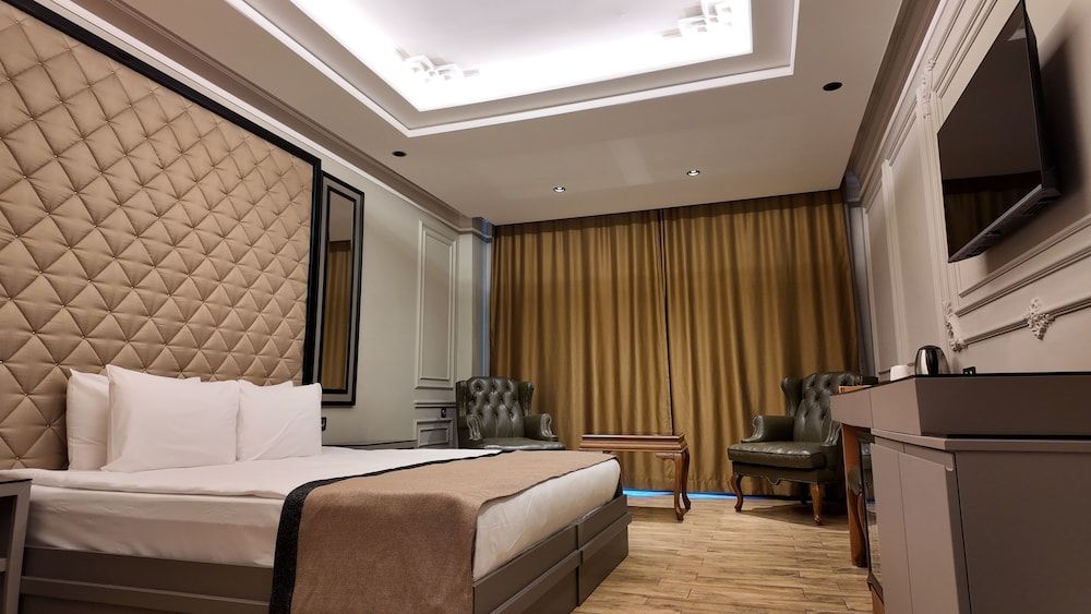 Lala Grand Hotel Luxury Room 4