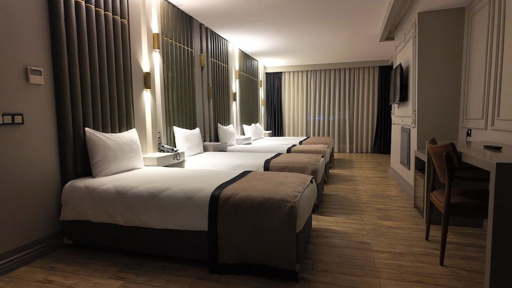 Lala Grand Hotel Superior Room 3