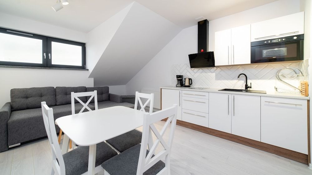 Apartment (105)
