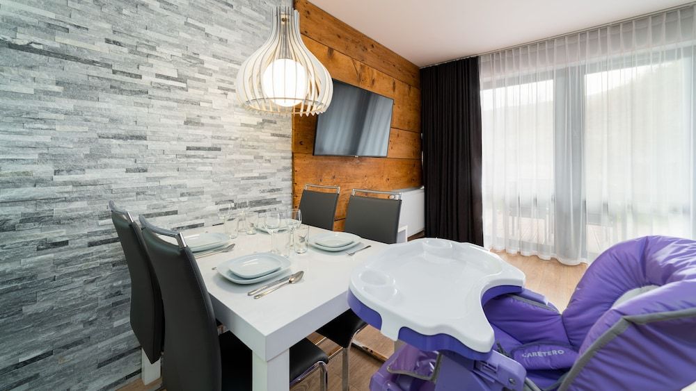Apartment (5)